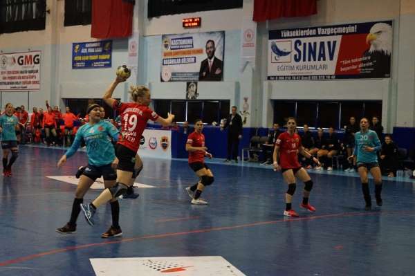 Avrupa Hentbol Federasyonu (EHF) Kupası: Kastamonu Belediyespor: 33 - Vaci NKSE:
