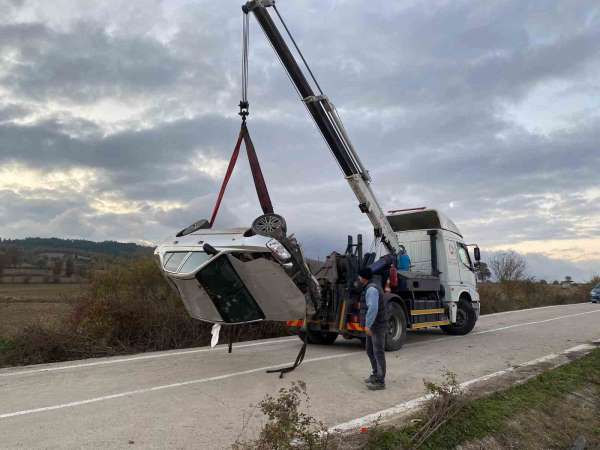 Samsun'da kontrolden çıkan otomobil 4 takla attı: 2 yaralı