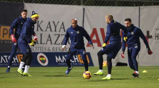 Fenerbahçe günü çift idmanla tamamladı 