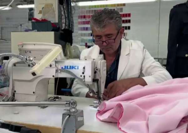 Obama, Trump, Middleton'u Tuncelili terzi giydiriyor