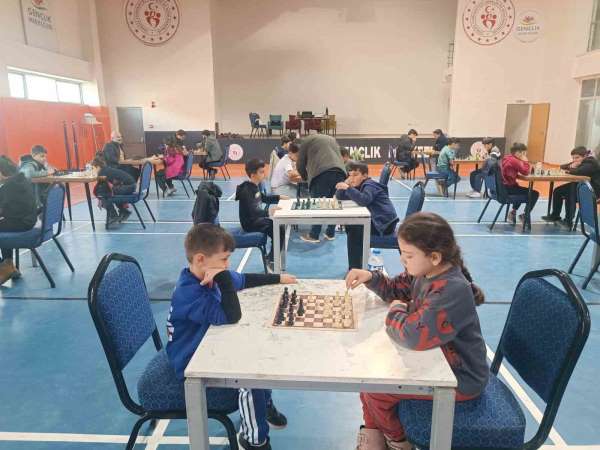 Hakkari'de 'satranç il birinciliği' yapıldı