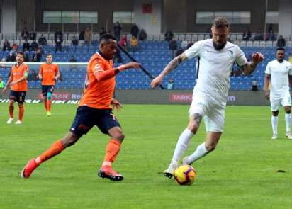 Spor Toto Süper Lig: Medipol Başakşehir: 1 - BB Erzurumspor: 0 (İlk yarı)