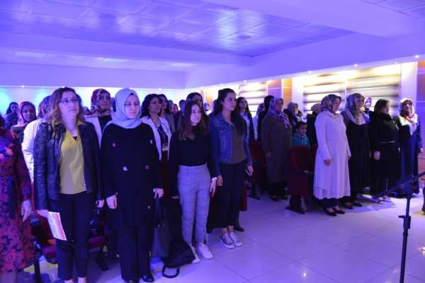 Liseli gençlerden annelerine şiir