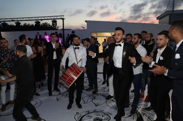 Samsunspor'un kalecisi Furkan Köse evlendi 