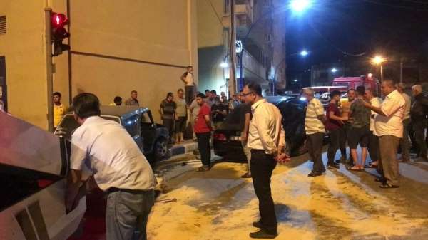 Kazayı gören cep telefonuna sarıldı 