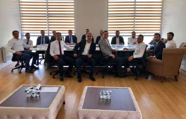 E. Yeni Malatyaspor'da yeni yönetim ilk toplantısını yaptı 