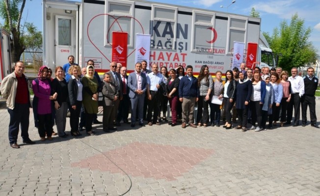 Aile ve Sosyal Politikalar İl Müdürlüğü kan bağışında da duyarlılık gösterdi