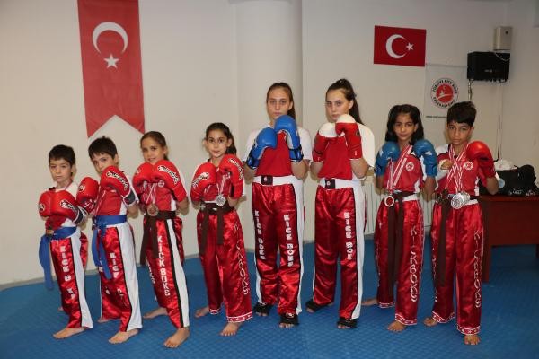 En büyük rakipleri ikizleri