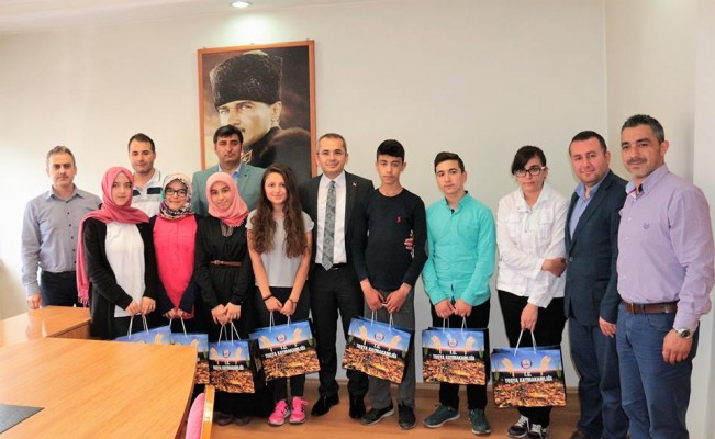 Kaymakam Pişkin, birincileri ödüllendirdi