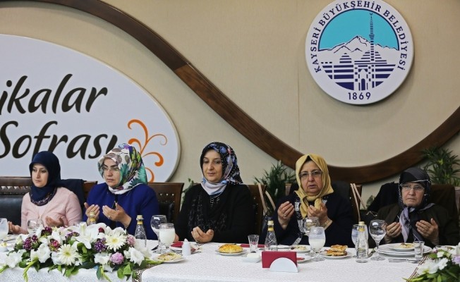 Kur’an Kursu öğrencilerinde İkbal Çelik’ten iftar