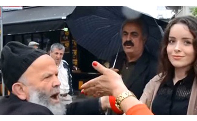 "Laiklik Elden Gidiyor" Diyen Süleyman Amca Yine Sahnede