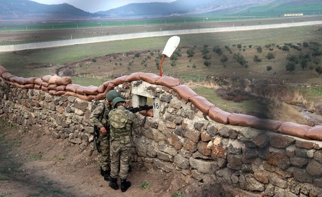 Sınır karakoluna hain saldırı! Yaralı askerler var