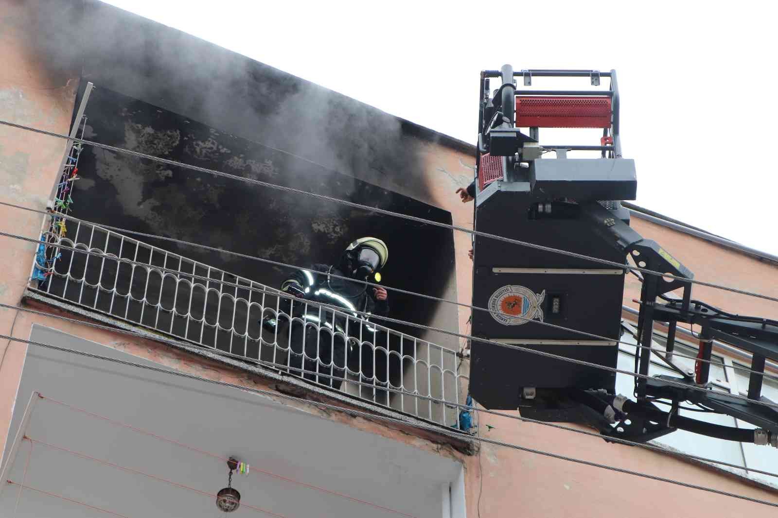 Samsun'da evde çıkan yangında kundaklama şüphesi
