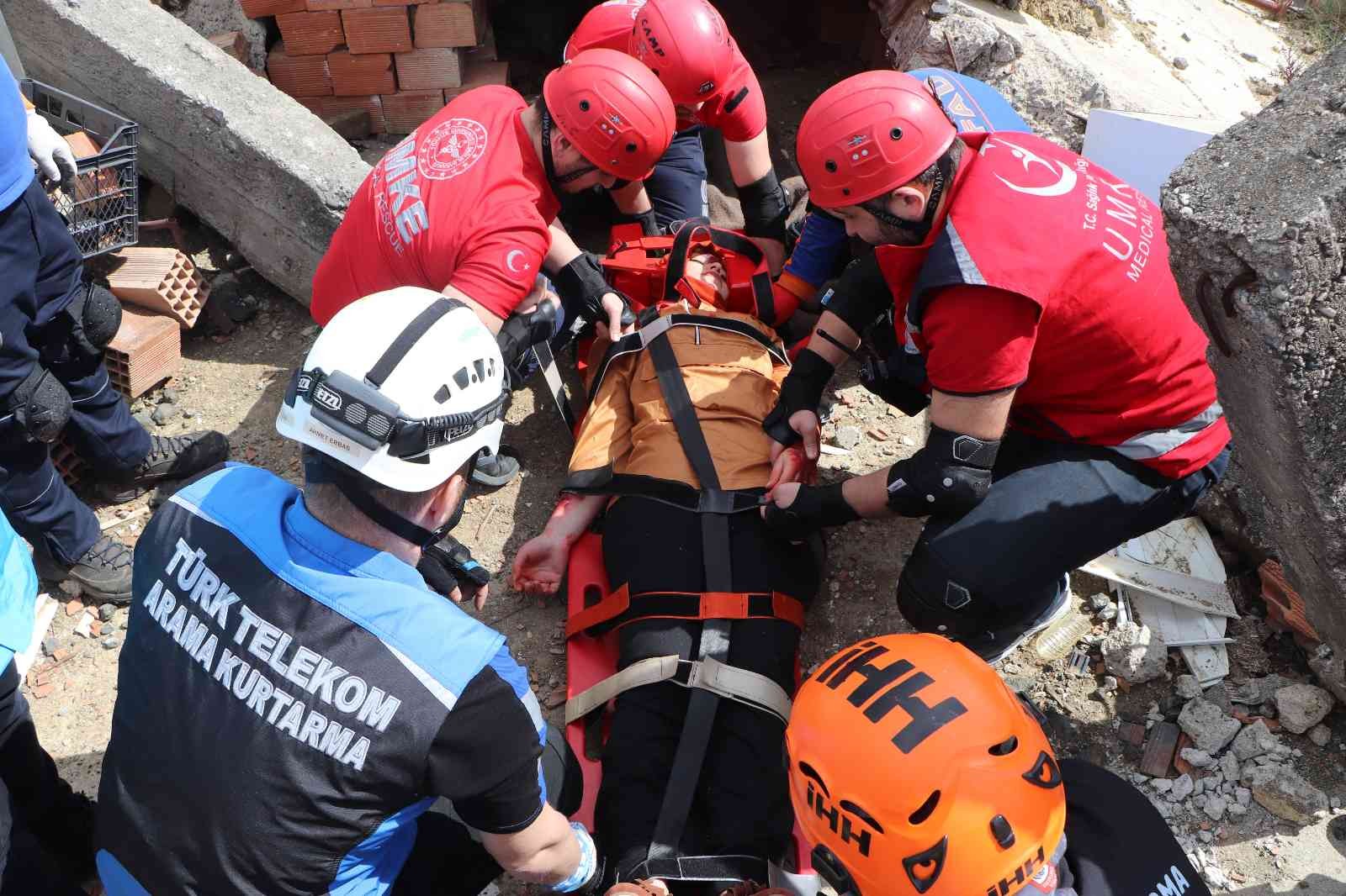 Samsun tarihinin en büyük tatbikatı: Ladik depremi prova edildi
