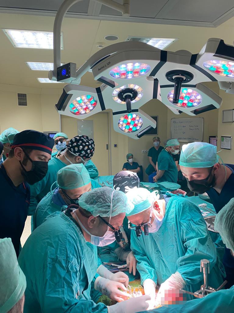 Karadeniz'de ilk defa canlıdan canlıya karaciğer nakli yapıldı
