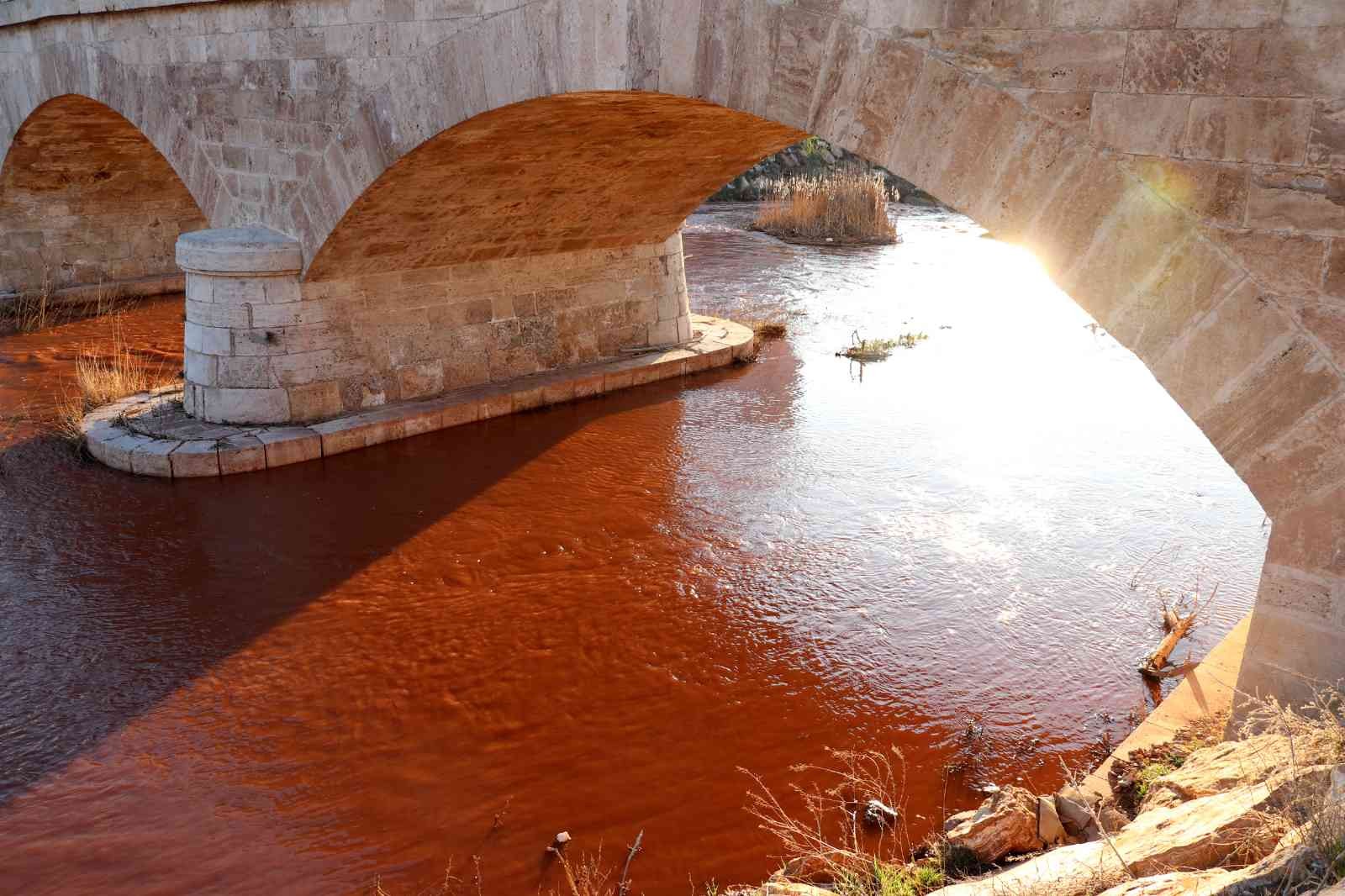 Kızılırmak'a adını veren kol coştu
