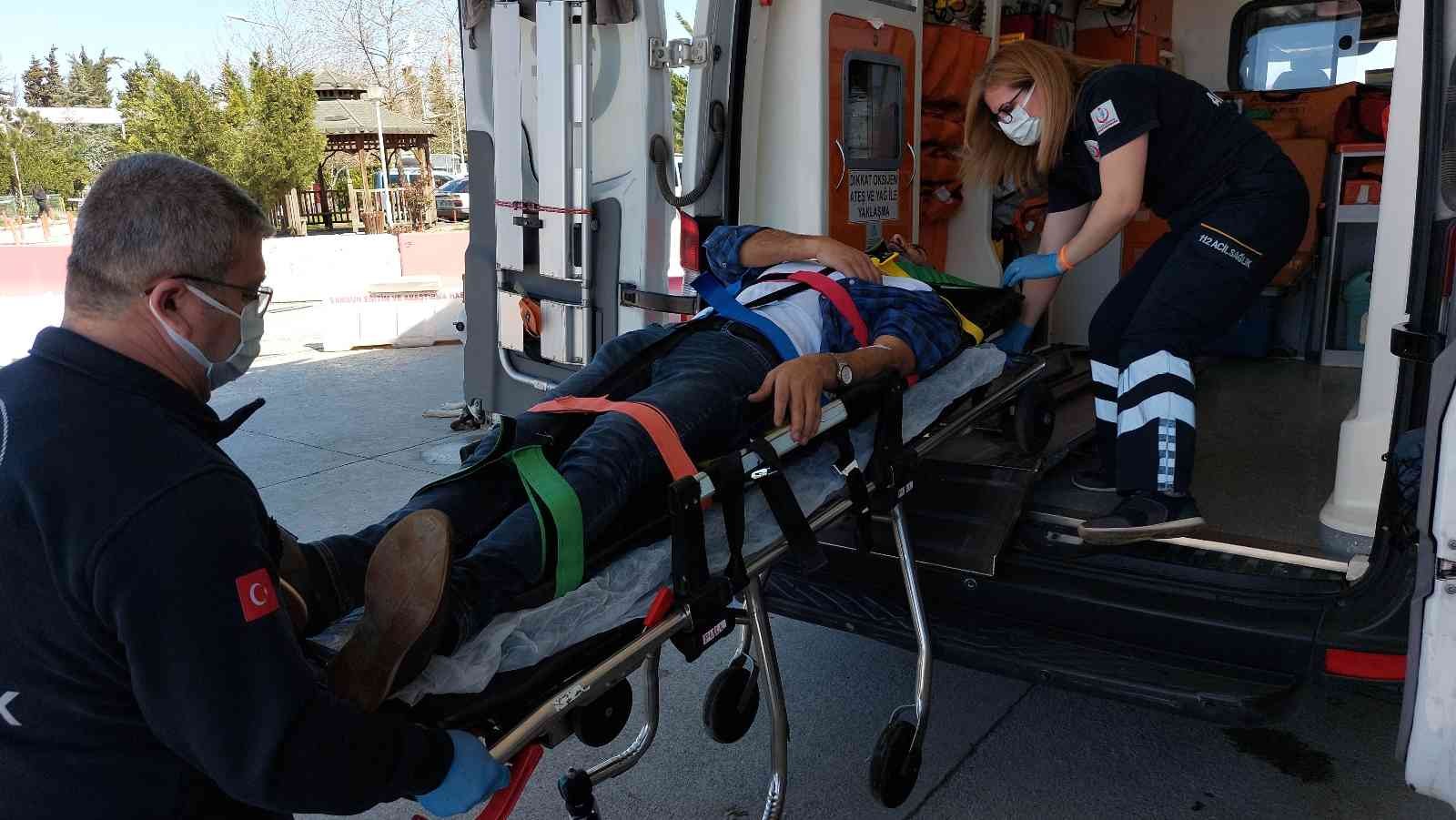 Samsun'da sıcak asfalt yüklü kamyon şarampole yuvarlandı: 1 yaralı
