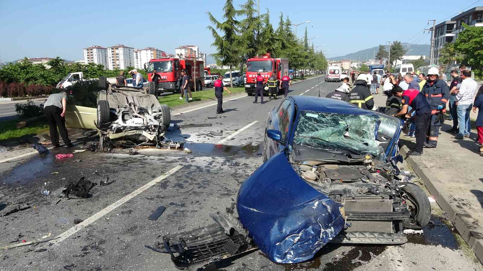 Ordu'da feci zincirleme kaza: 2'si ağır 6 yaralı
