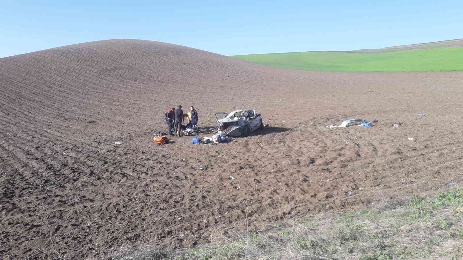 Amasya'da takla atan otomobil tarlaya uçtu: 4 yaralı
