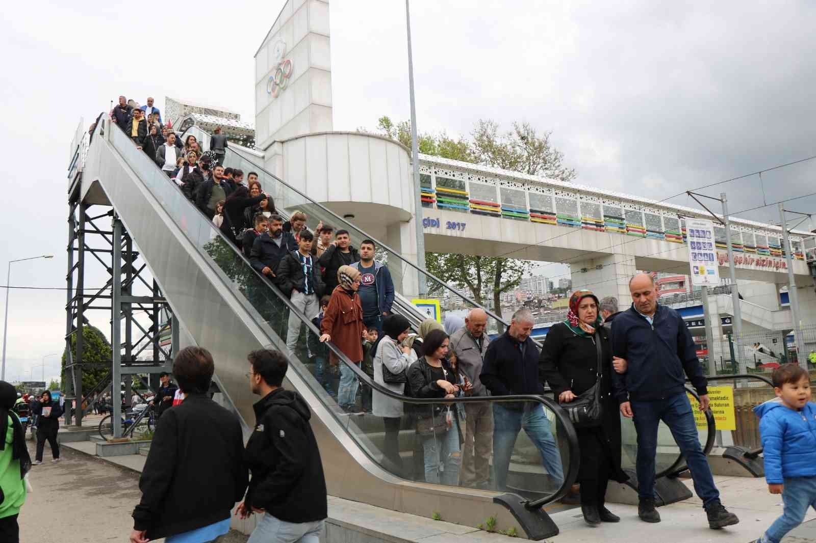 Solo Türk ve Türk Yıldızları gösterileri nefes kesti
