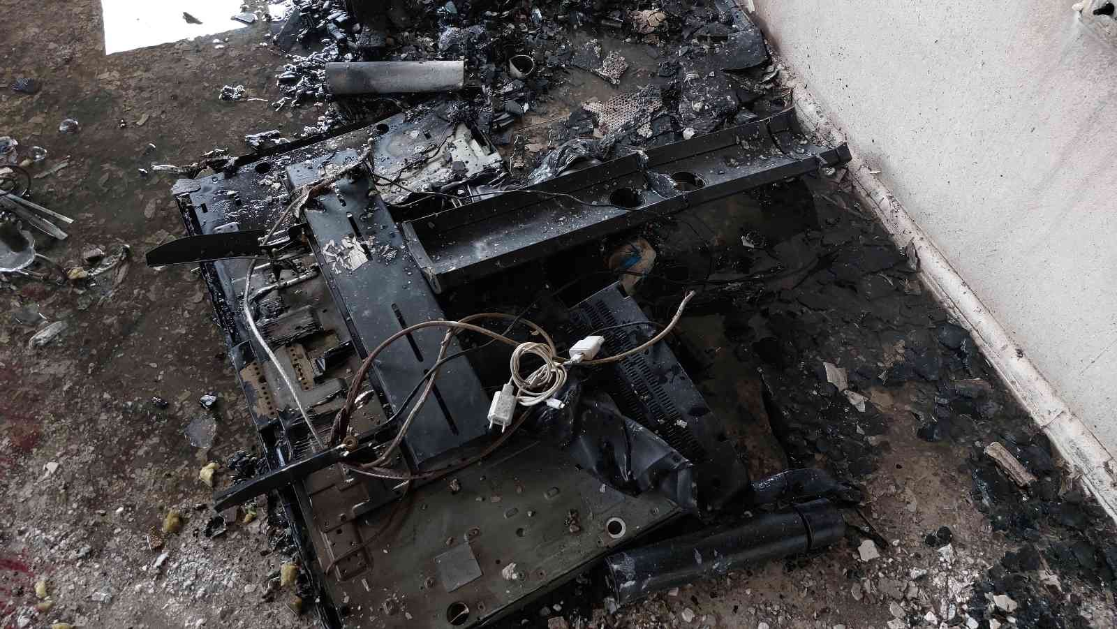 Samsun'da sobadan çıkan kıvılcım evi yaktı

