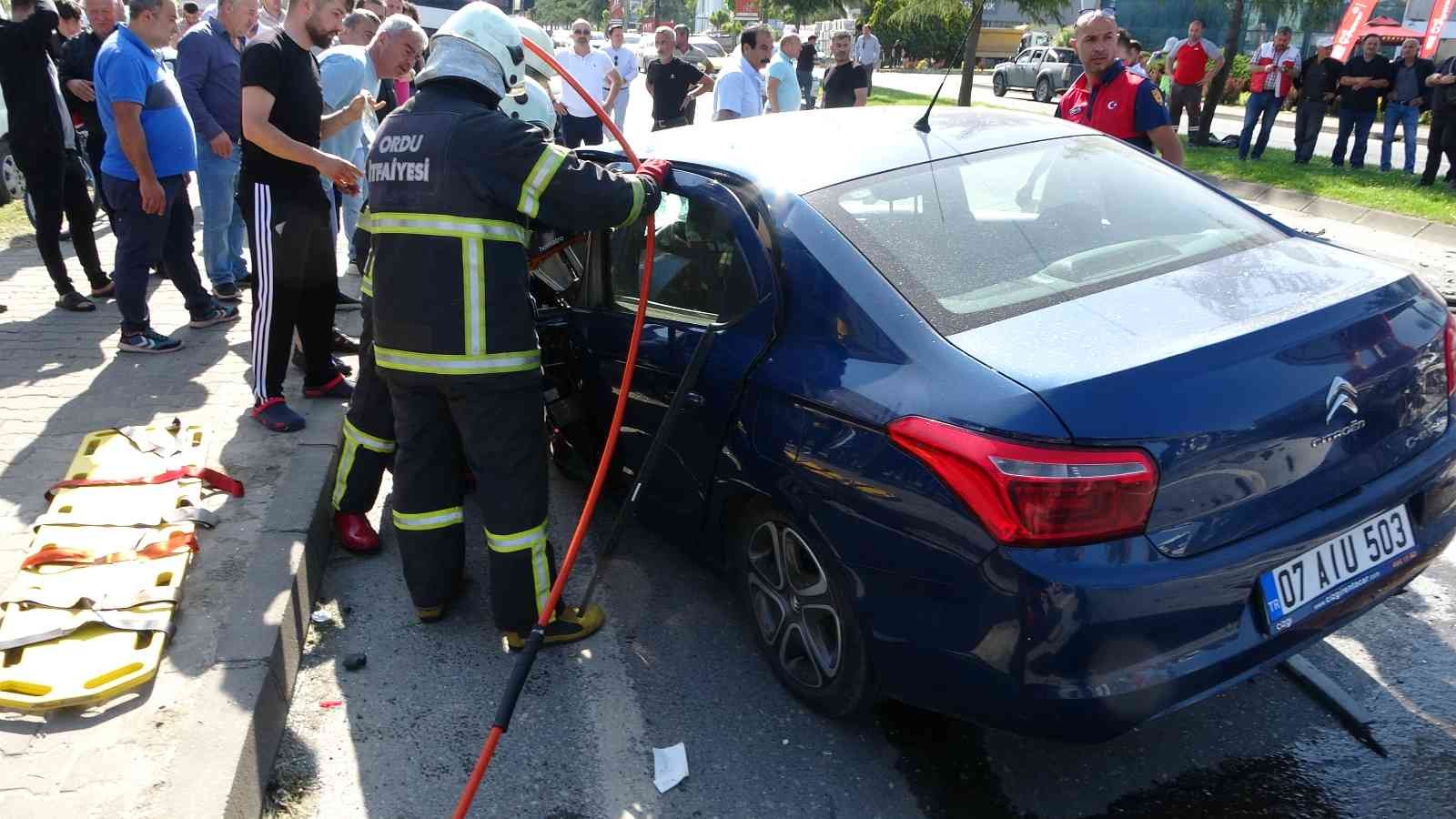 Ordu'da feci zincirleme kaza: 2'si ağır 6 yaralı
