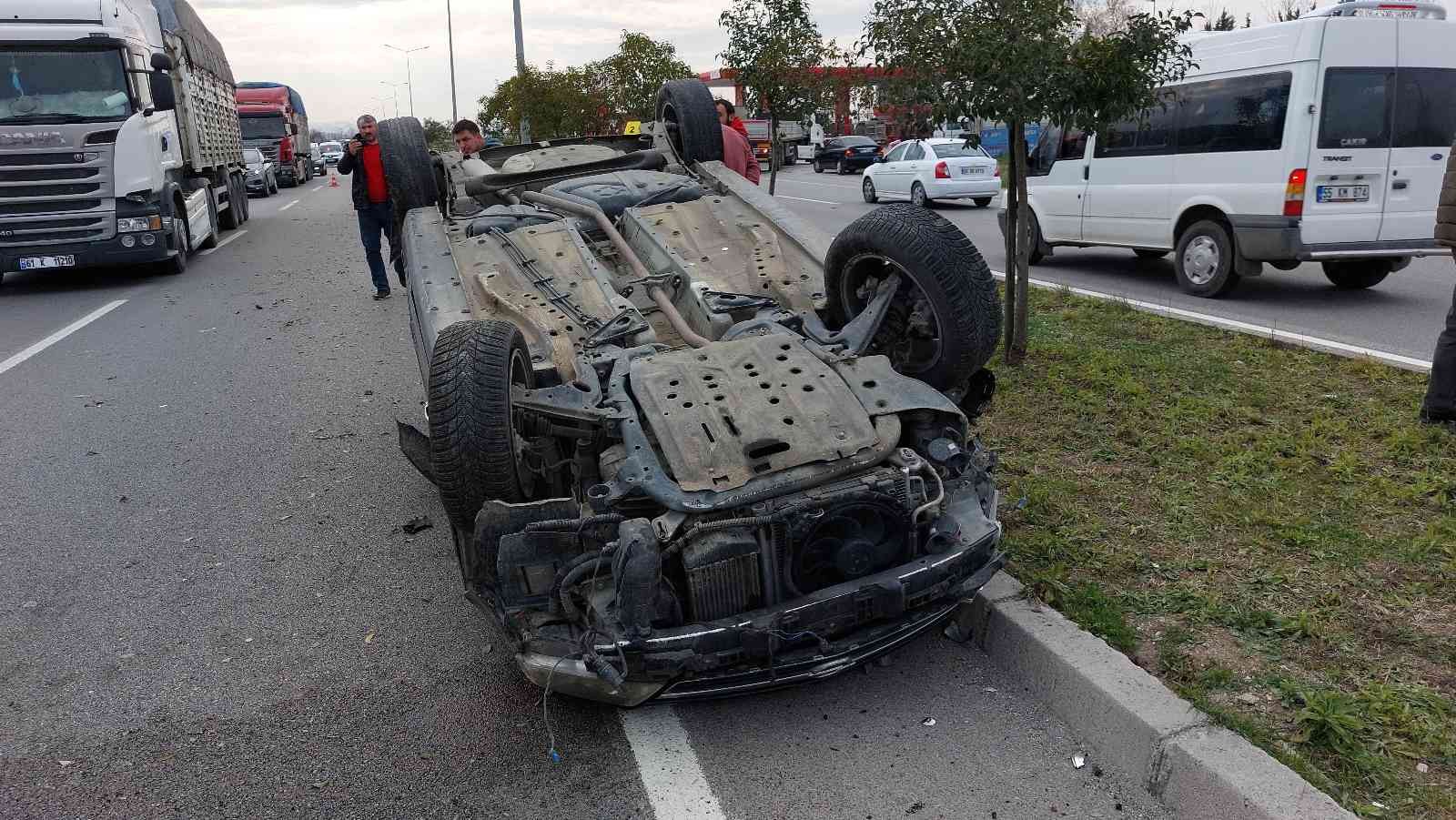 Takla atan otomobilin sürücüsü araçtan fırlayarak hayatını kaybetti
