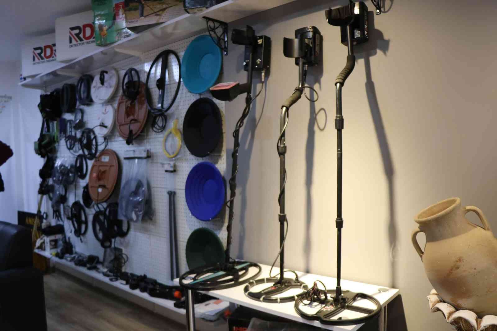 Dedektör ile sahillerde altın arayacaklar dikkat
