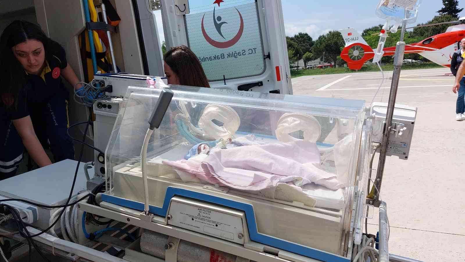 'Parmak bebek' ambulans helikopterle hastaneye sevk edildi
