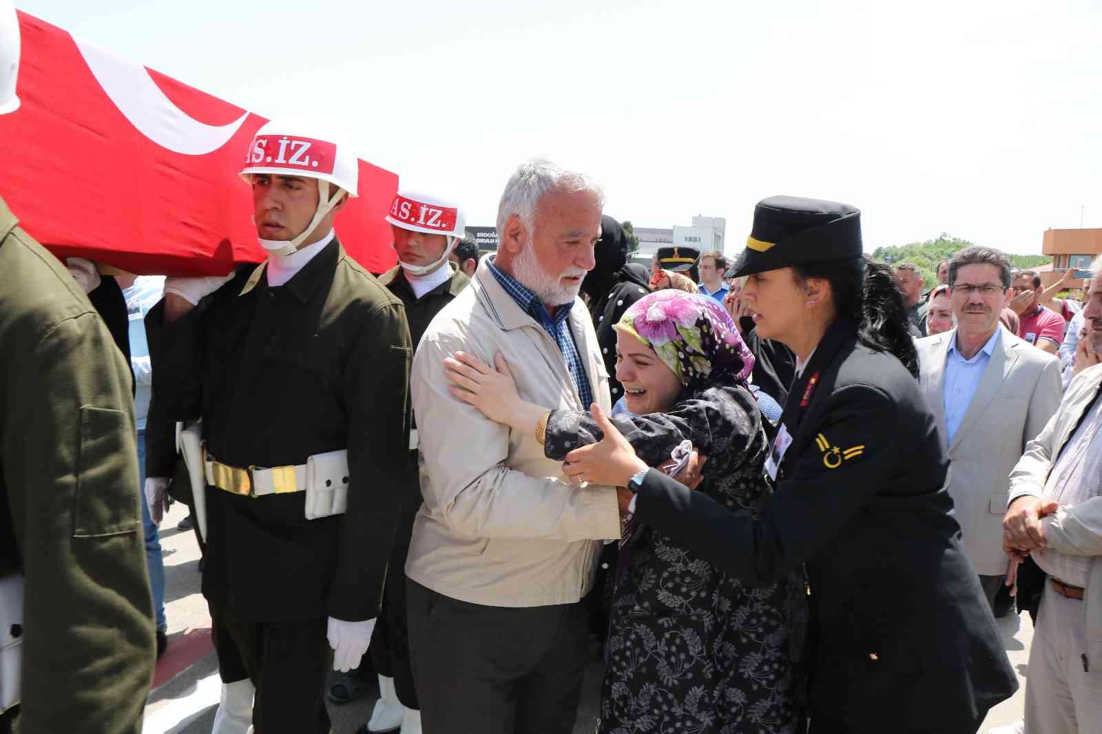 Samsun şehidini gözyaşları içinde karşıladı
