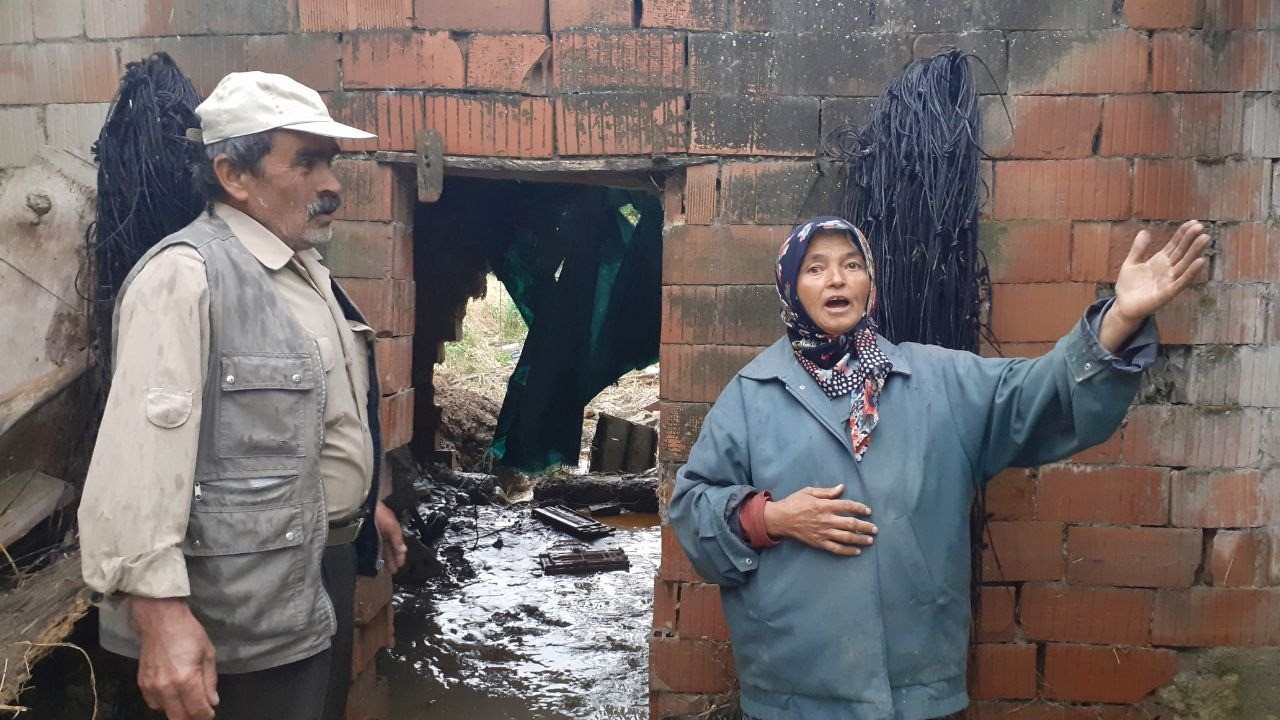 Osmancık'ta dere yatağı taştı, 5 ev tedbir amaçlı boşaltıldı
