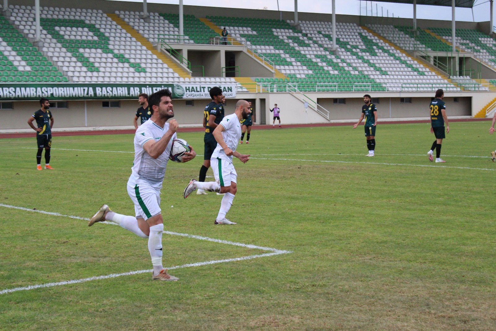 TFF 3. Lig: Çarşambaspor: 2 - Darıca Gençlerbirliği: 2
