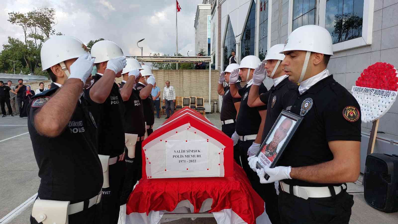 Kalbine yenik düşen polis için tören düzenlendi
