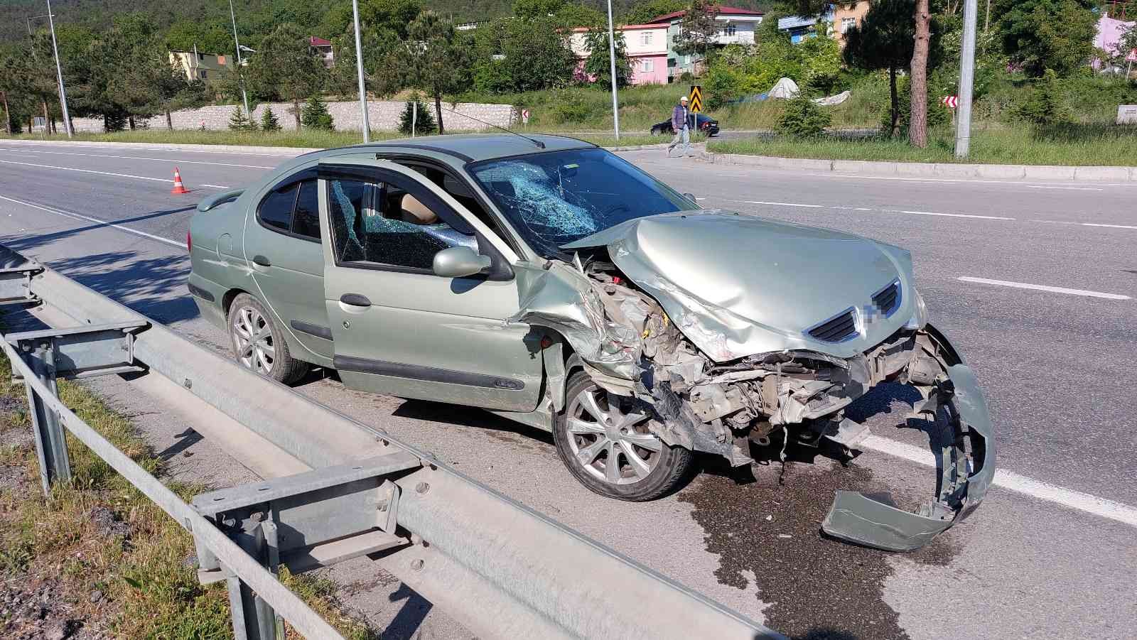 Pazara araç satın almaya giderken kaza yaptılar: 2 yaralı
