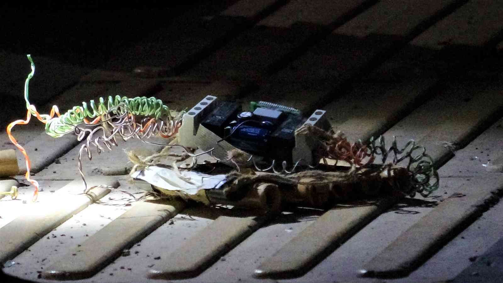 Temizlik görevlileri fark etti, polis alarma geçti: Tokat'ta dinamit görünümlü saat paniği
