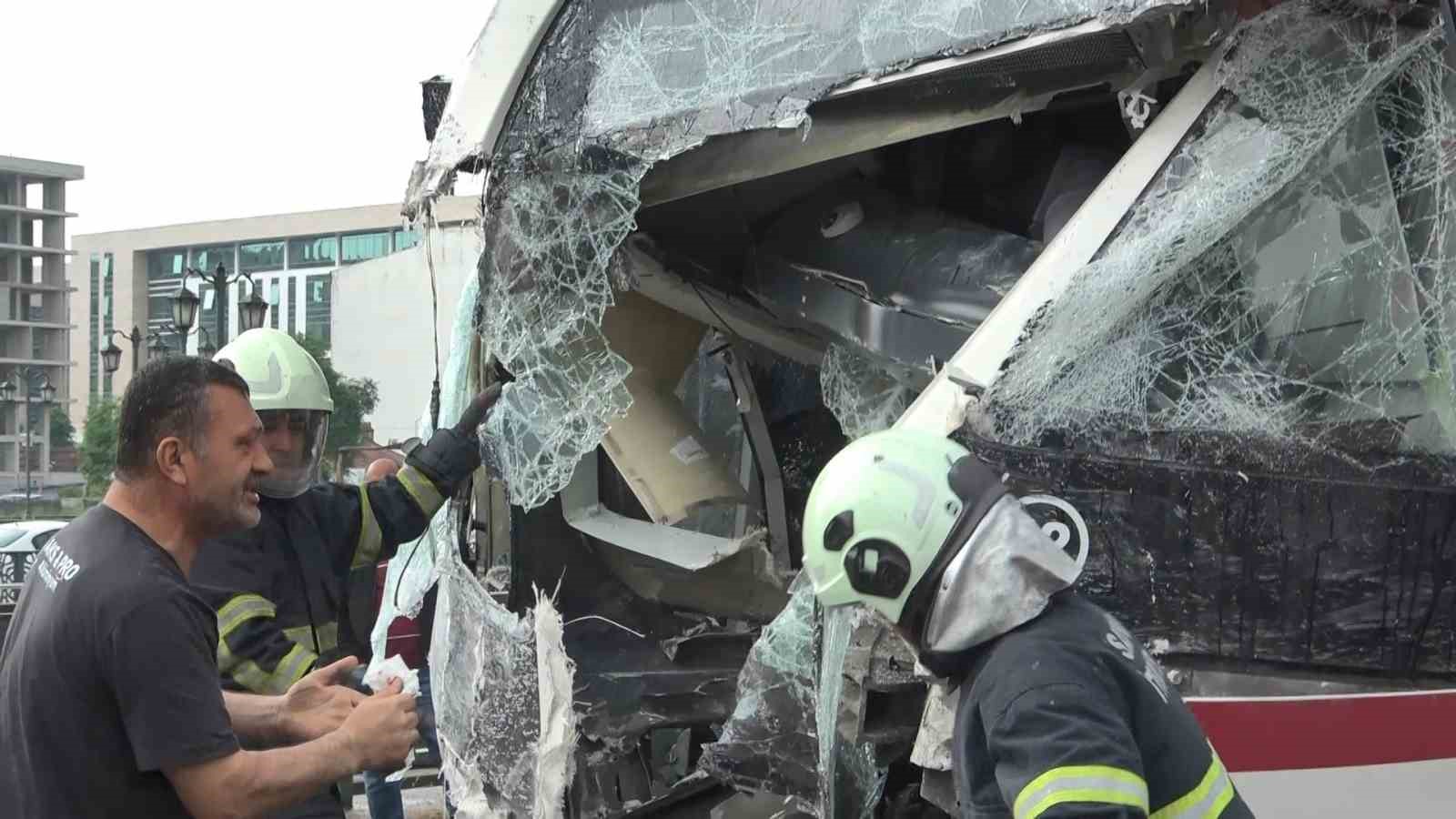 26 kişinin yaralandığı tramvay kazası havadan görüntülendi
