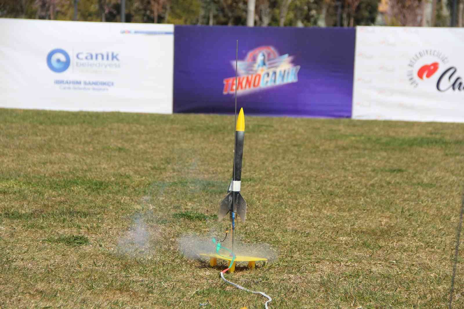 Canik'te roketler fırlatıldı
