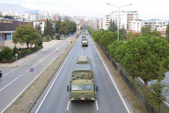 S-400 hava savunma sistemi konvoyu Samsun'dan geçti