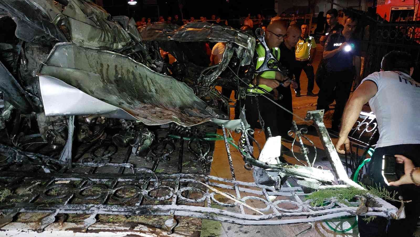 Samsun'da 25 metre takla atan otomobil şarküteri dükkanına çarptı: 2 ölü
