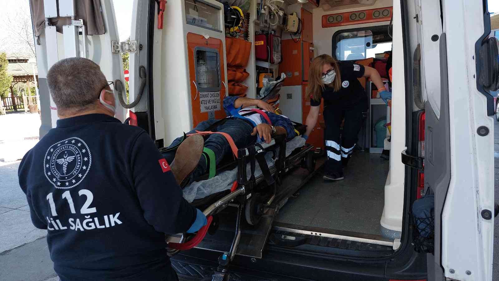 Samsun'da sıcak asfalt yüklü kamyon şarampole yuvarlandı: 1 yaralı
