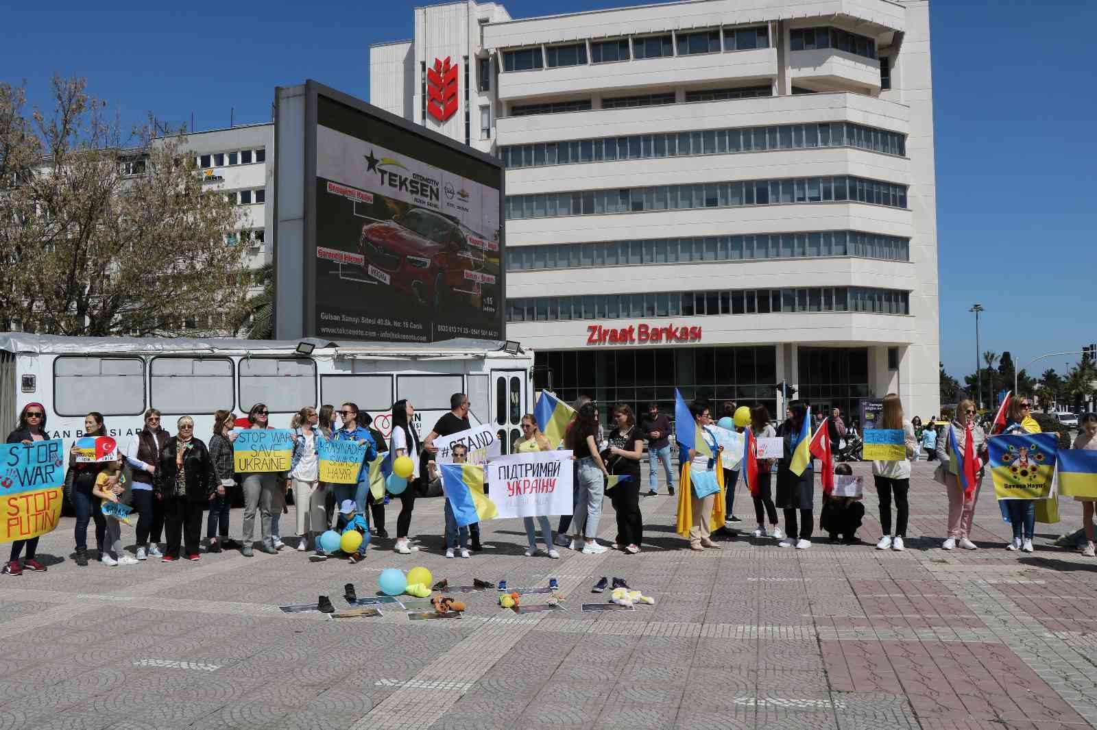 Ukraynalılar gözyaşlarıyla Samsun'dan dünyaya seslendi: "Bu savaşı bitirin"
