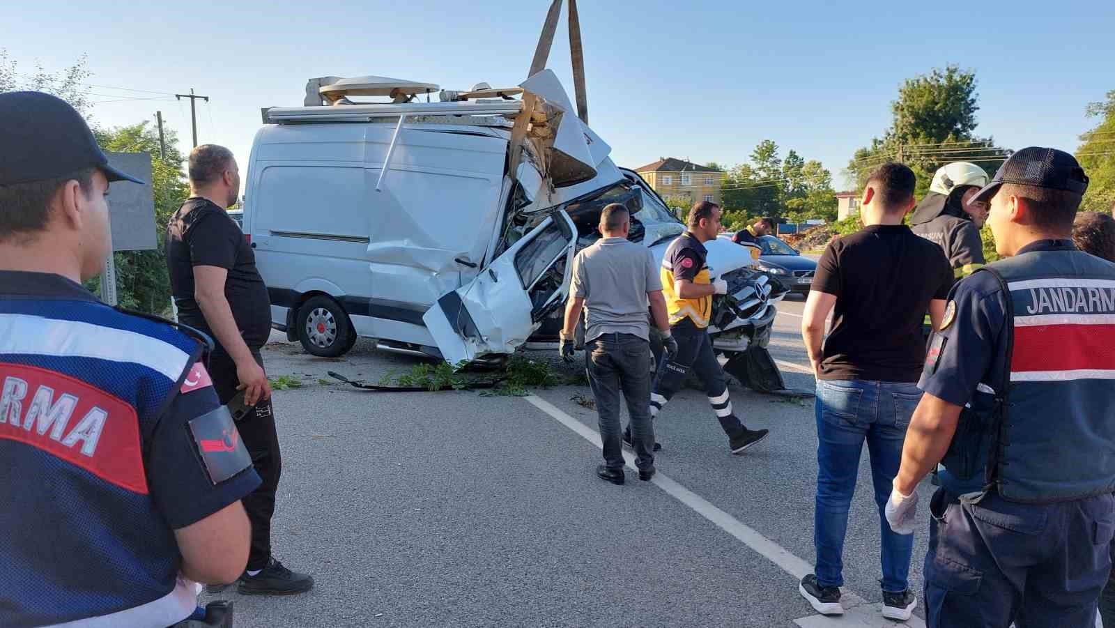 Canlı yayın aracı kaza yaptı: 2 ölü, 1 yaralı
