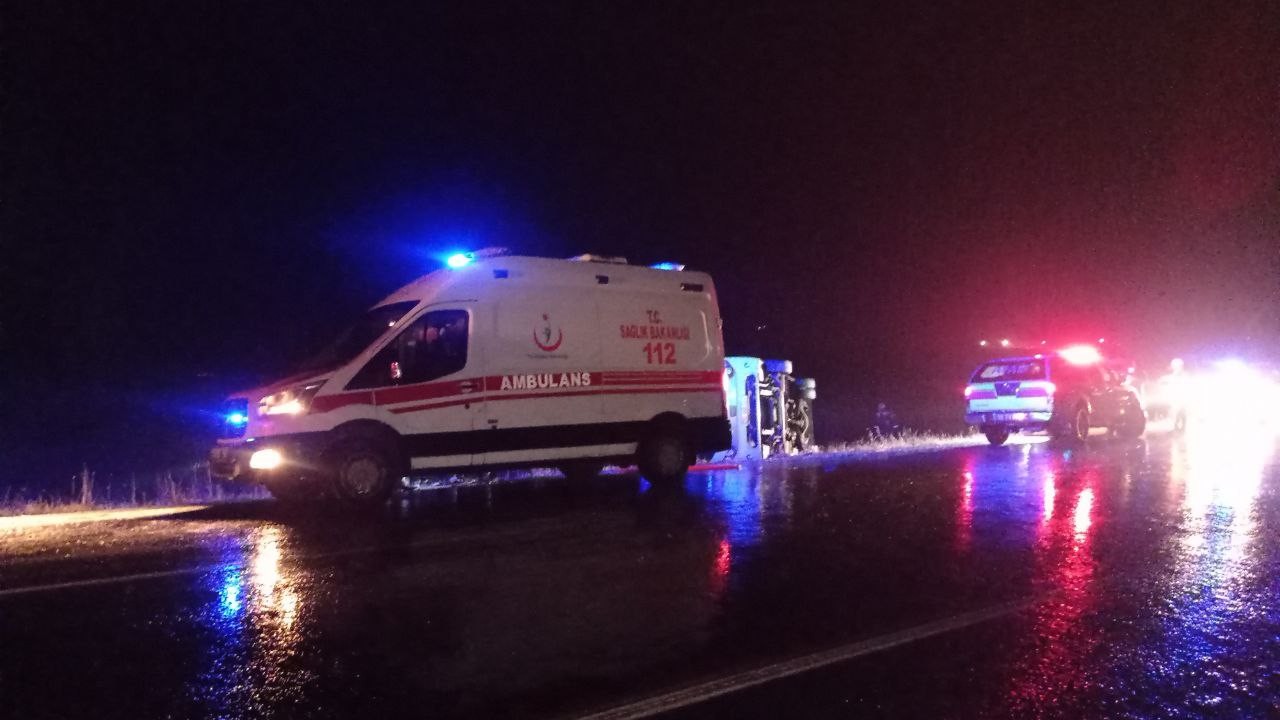 Sivas'ta otobüs kazası: 1 ölü, 25 yaralı
