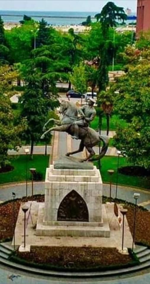 Dünden bugüne Onur Anıtı