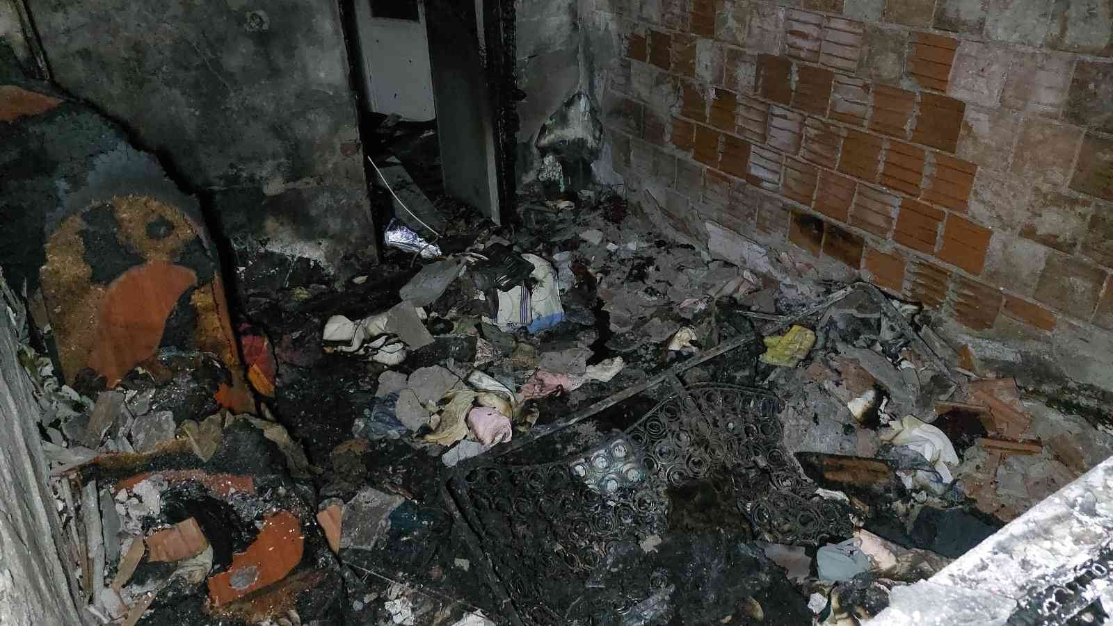 Samsun'da yangın faciası: Anne ve oğlu yanarak hayatını kaybetti
