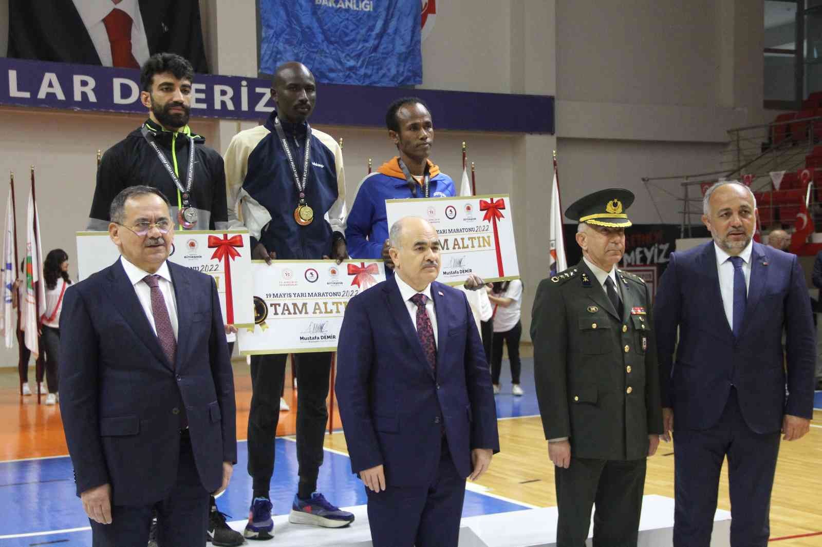 19 Mayıs Yarı Maratonu'nda Kenya rüzgarı
