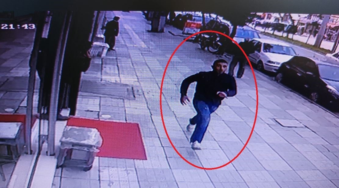 Samsun'da 1 kişinin ağır yaralandığı silahlı saldırı kamerada

