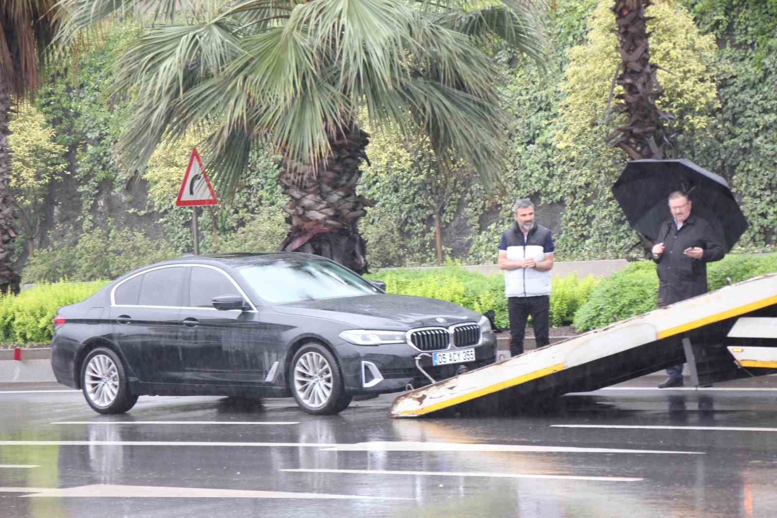 Samsun yine sele teslim: Karayolu göle döndü
