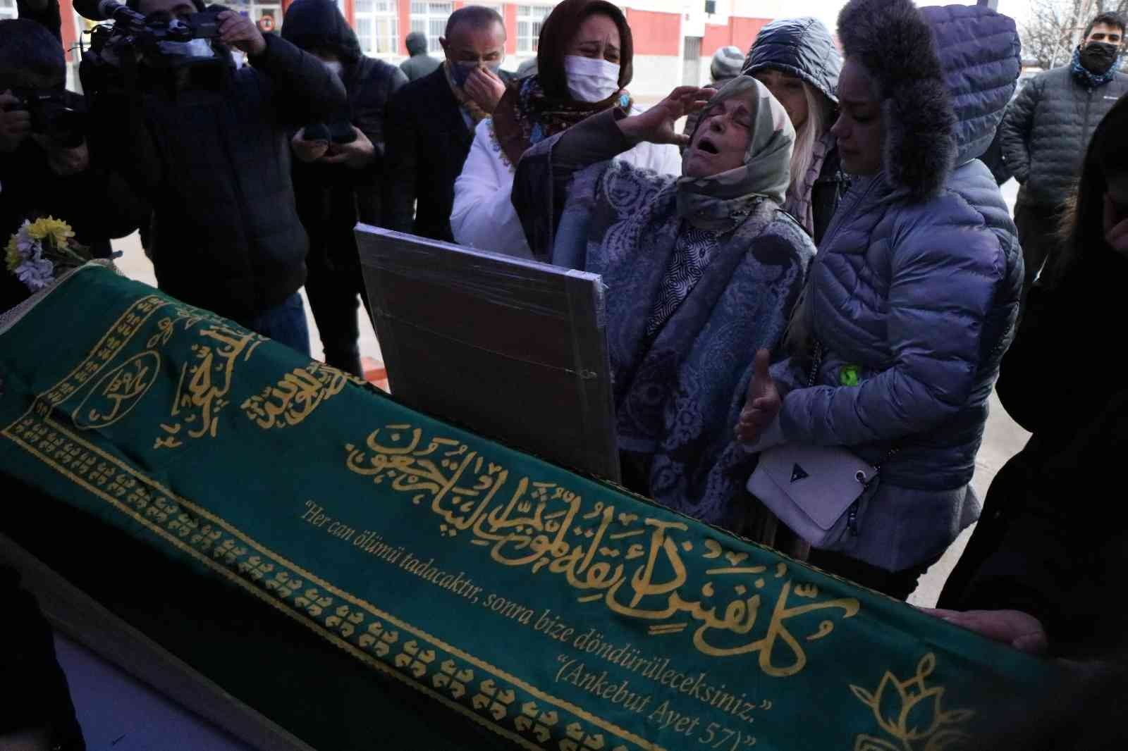 Avukat Dilara Yıldız'a yürek yakan ağıt: 'Katiline mi aşık oldun yavrum'
