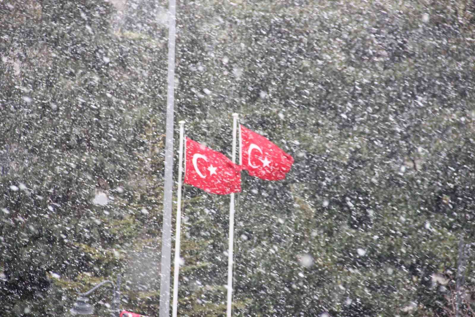 Samsun'da kuvvetli kar yağışı
